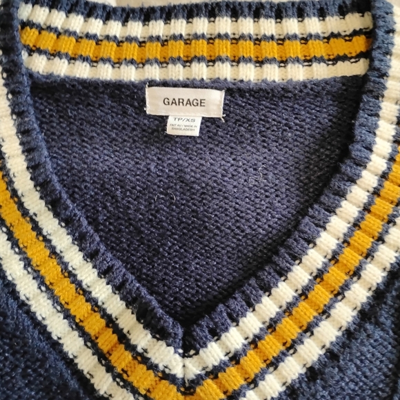 Garage | Woman's Navy Collegiate V Neck Cable Knit Yacht Club Sweater | Size XS - Picture 4 of 10